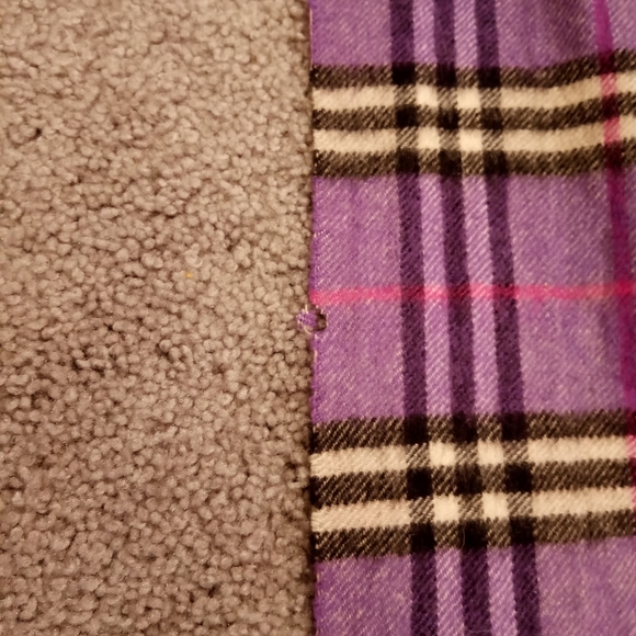 Burberry Vintage Cashmere Purple Nova Check Fringe Scarf - Picture 6 of 8